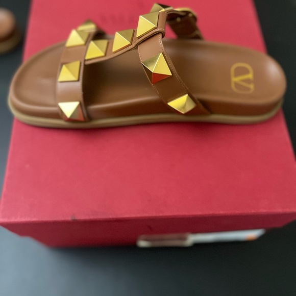 Valentino Garvani Roman Stud Slides - Picture 3 of 10